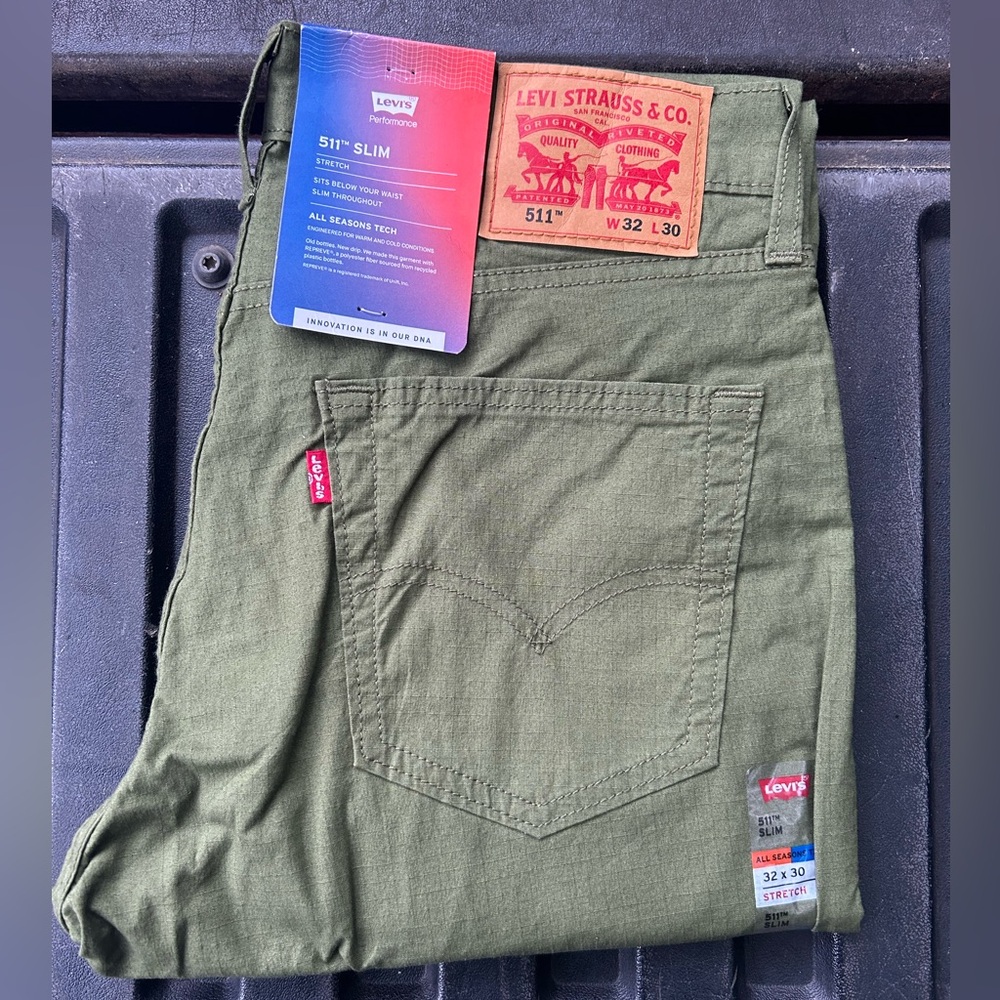 Levi's Green 511 Slim Pants size 32x30 style 511